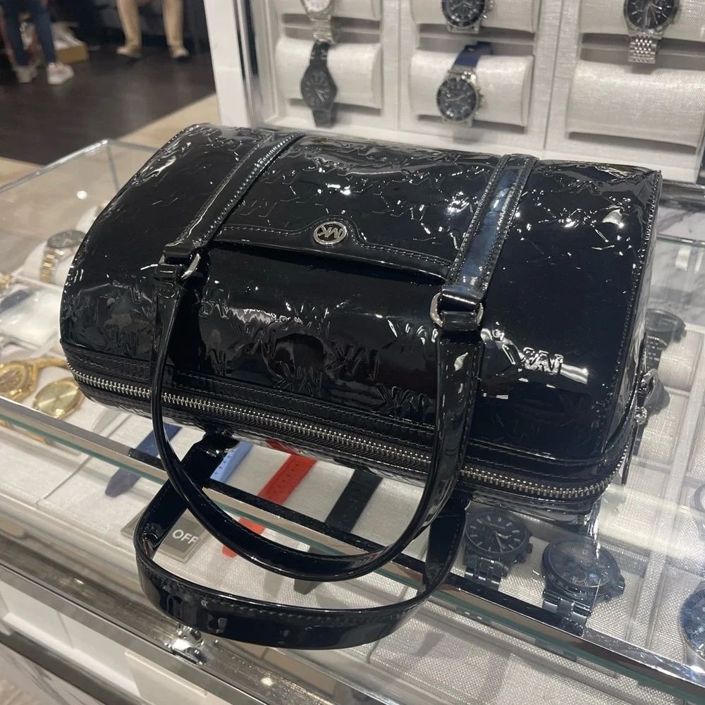 MICHAEL KORS Jet Set Medium Patent Logo Debossed Duffel Crossbody Bag
Black
NWT - Picture 11 of 16